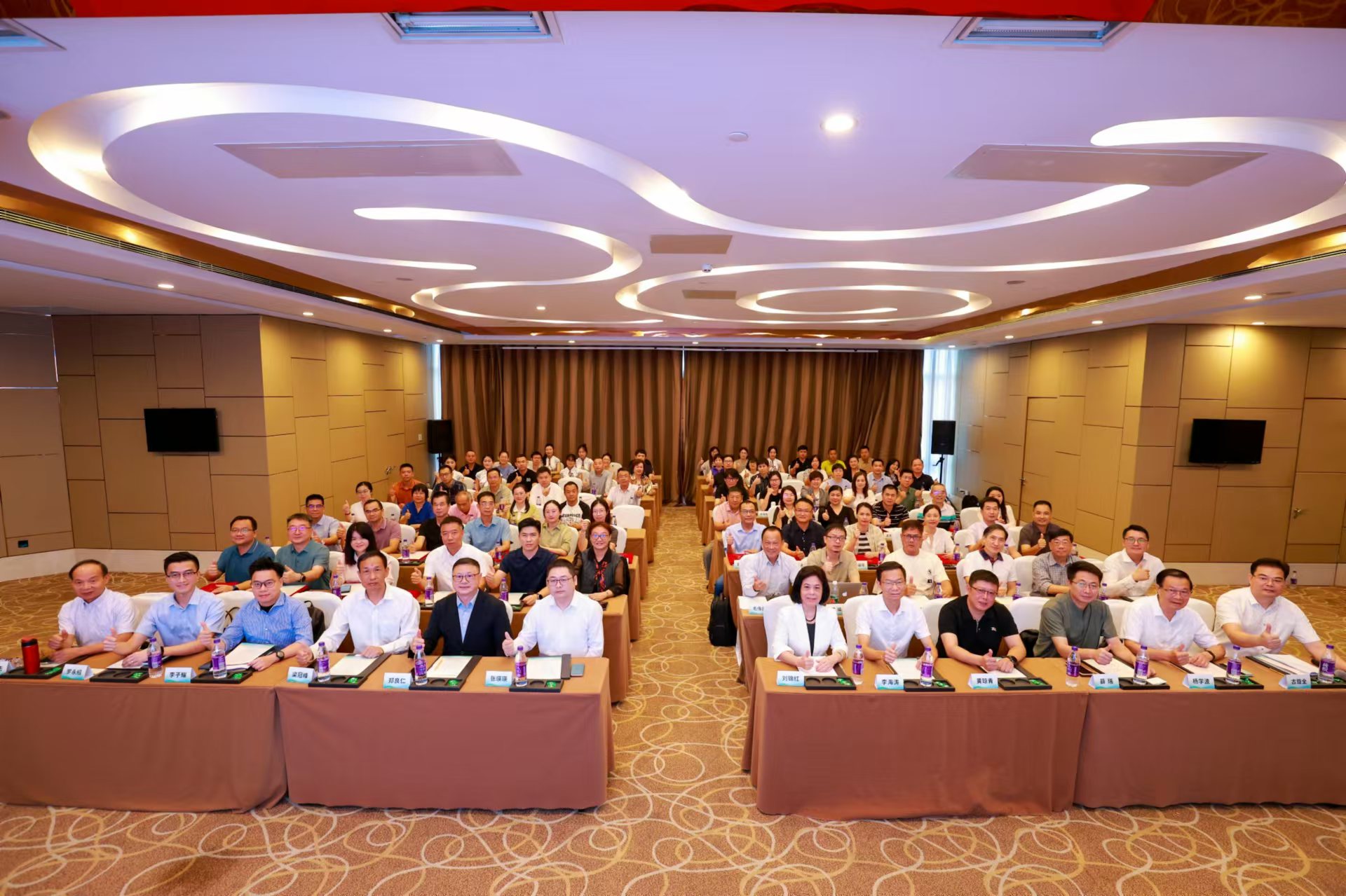 �격����-����Ʒ������