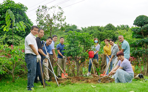 إ���ഺ������ǰ��ת���격����԰�ֳ���23��������ֲ���Բ���չ�