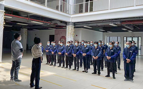 �격����԰��һ�����Ա�����ҵ�м���