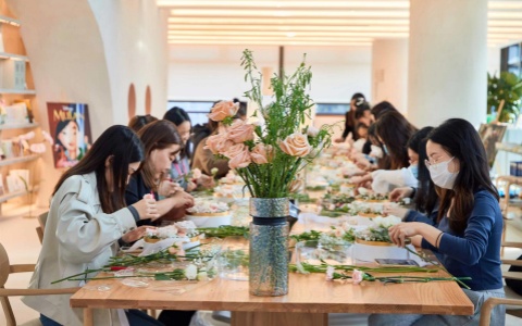 �¾��������������Ծ��ʻ����뻨��ɳ�������������ˡ�Ů��ڵ��·�ʽ��