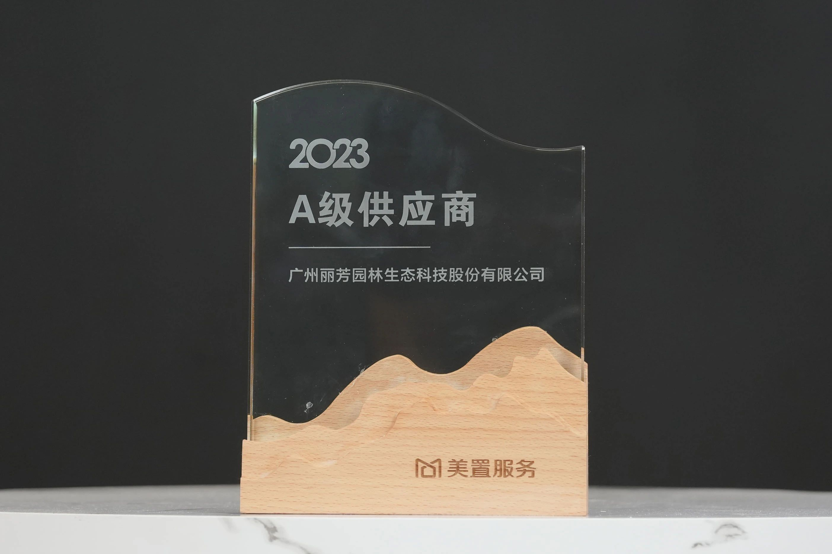 �격����-����Ʒ������